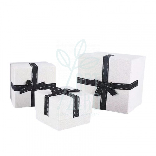 Коробка подарункова з бантом "Еліт", біла, Україна