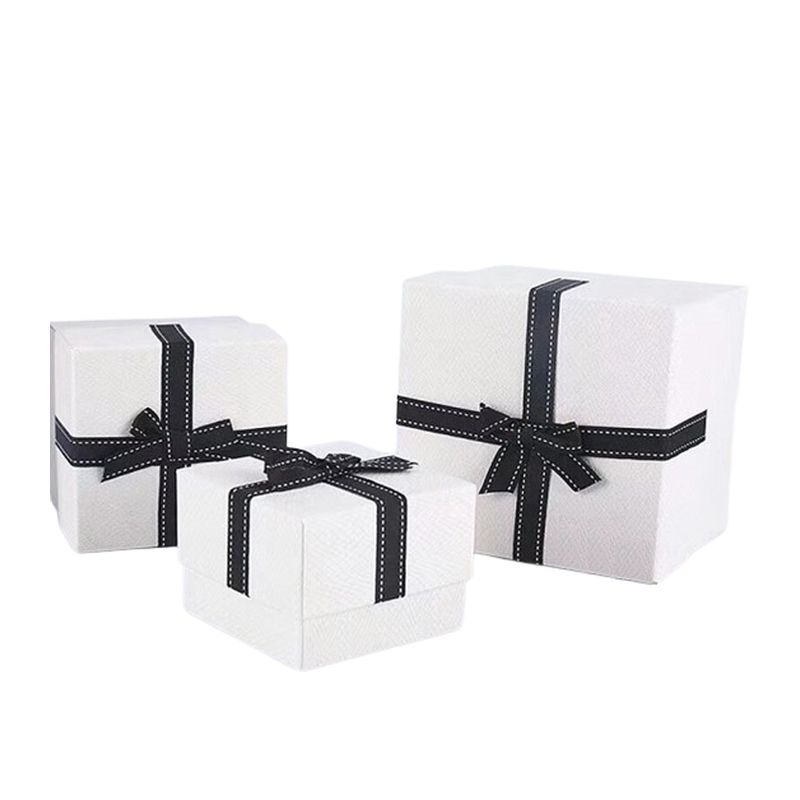 Коробка подарункова з бантом "Еліт", біла, Україна