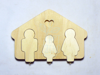 Ключниця "Сім'я: тато, мама, дочка", фанера, 19х15 см, Україна