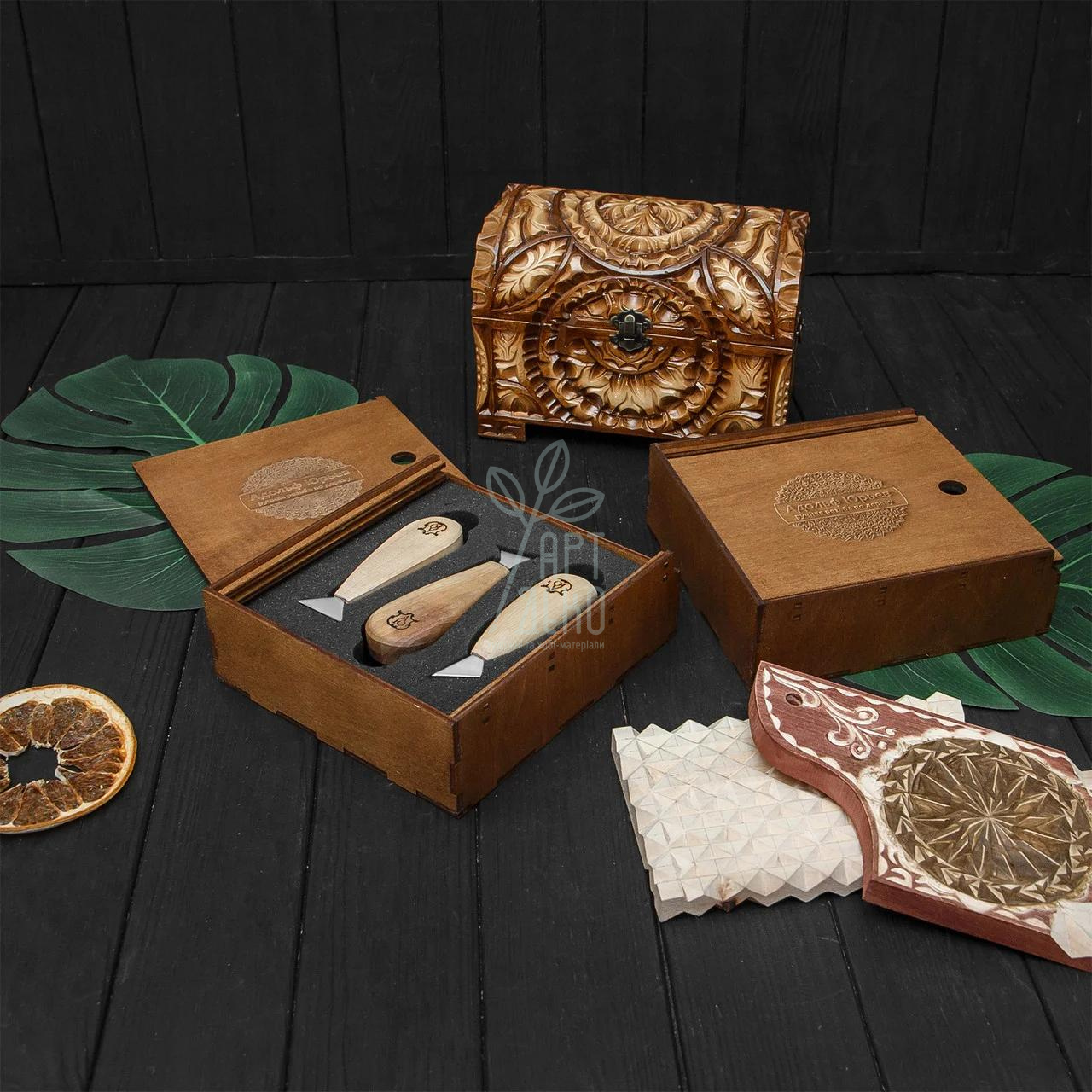 Набір ножів (прапорців) для різьблення по дереву, в пеналі, 3 шт., Україна