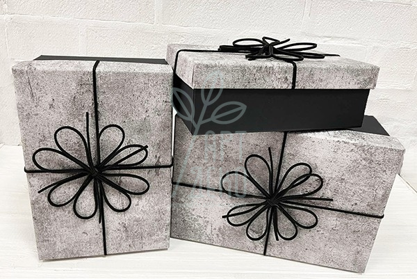 Коробка подарункова з бантом, сіра, Україна